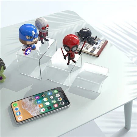 Qual a diferença entre protetores acrílicos transparentes e coloridos?